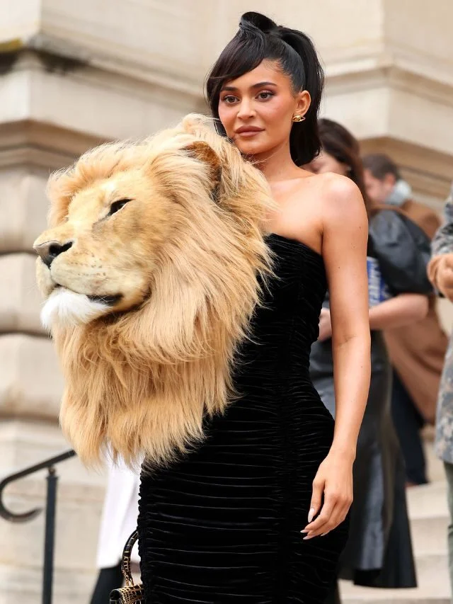 Kylie Jenner Spotted With A Lion Head At Paris Fashion Week